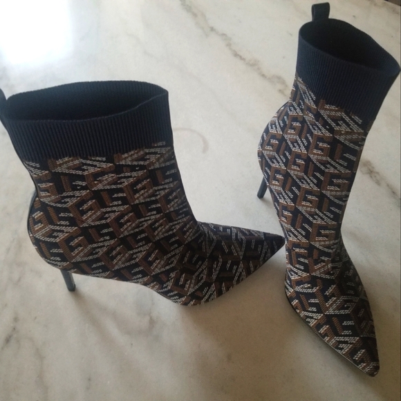 Guess Ankle Booties - Picture 3 of 4